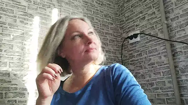 EdithManning online show from February 11, 2025, 9:20 am