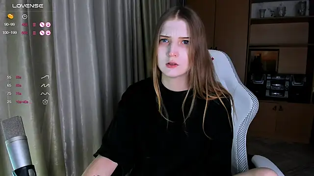 princessaalicc online show from December 1, 2025, 2:18 pm