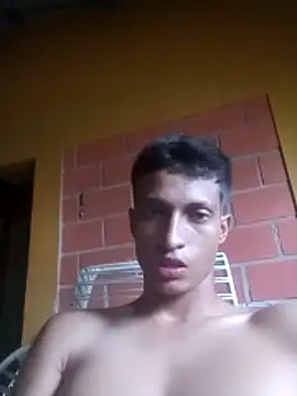 wolf james123 online show from April 16, 2026, 9:39 pm