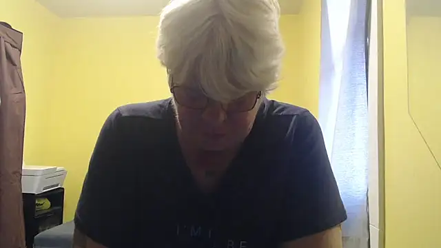 canadiancougar1965 online show from December 2, 2025, 2:52 pm