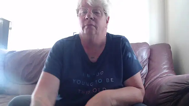 canadiancougar1965 online show from October 15, 2025, 7:44 pm