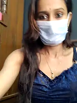 Snapshot of Oleevia chatting on November 17, 2025, 5:44 am Oleevia online show from November 17, 2025, 5:44 am