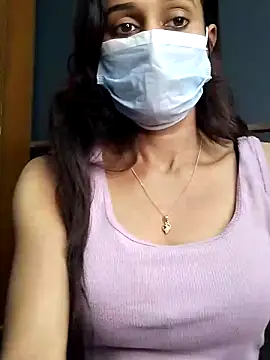 Snapshot of Oleevia chatting on November 24, 2025, 8:25 am Oleevia online show from November 24, 2025, 8:25 am