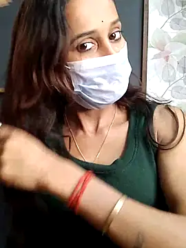 Snapshot of Oleevia chatting on November 6, 2025, 8:51 am Oleevia online show from November 6, 2025, 8:51 am