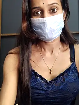 Snapshot of Oleevia chatting on November 14, 2025, 9:13 am Oleevia online show from November 14, 2025, 9:13 am