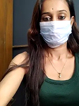 Snapshot of Oleevia chatting on November 18, 2025, 8:06 am Oleevia online show from November 18, 2025, 8:06 am