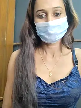 Snapshot of Oleevia chatting on November 10, 2025, 9:25 am Oleevia online show from November 10, 2025, 9:25 am