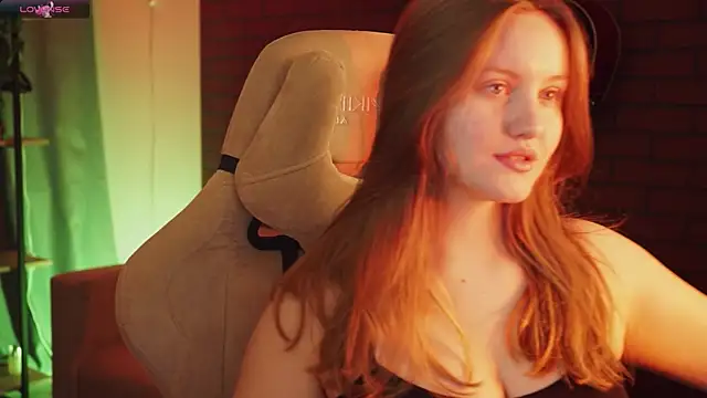 KellyPoter online show from October 25, 2025, 2:44 am