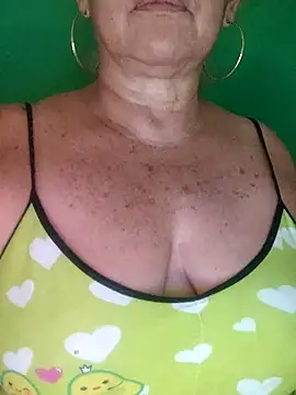 Snapshot of Kasandra_Ho chatting on November 22, 2025, 6:51 pm Kasandra Ho online show from November 22, 2025, 6:51 pm