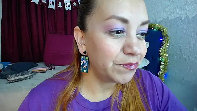 Snapshot of Delilah_Belmont chatting on January 3, 2025, 10:51 pm Delilah Belmont online show from January 3, 2025, 10:51 pm