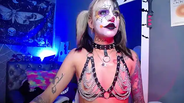 amelierouss online show from May 30, 2026, 2:29 am