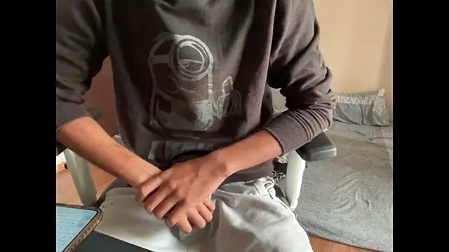 meatycronn online show from November 19, 2025, 9:42 am