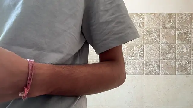 meatycronn online show from May 8, 2026, 7:34 am