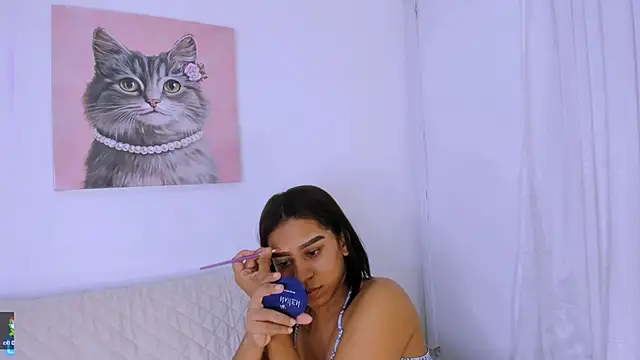 Snapshot of Fernanda_brown18 chatting on September 19, 2025, 8:02 pm Fernanda brown18 online show from September 19, 2025, 8:02 pm