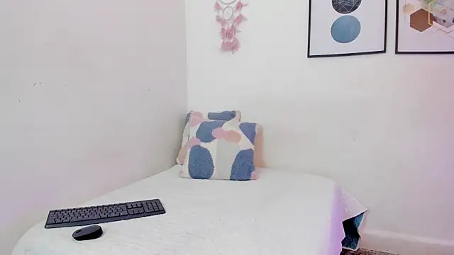 Abriil7 online show from October 13, 2025, 3:41 am