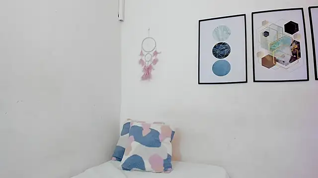 Abriil7 online show from October 20, 2025, 3:41 am