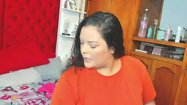 Snapshot of larafoxter chatting on April 2, 2026, 7:20 pm larafoxter online show from April 2, 2026, 7:20 pm