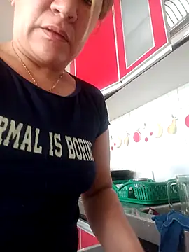 Skylar-Vox- online show from October 9, 2025, 2:17 pm