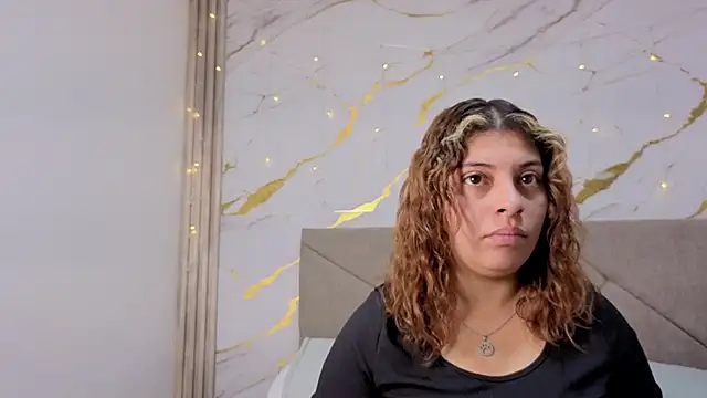 Snapshot of agatha_97_ chatting on February 25, 2026, 2:34 am agatha 97 online show from February 25, 2026, 2:34 am