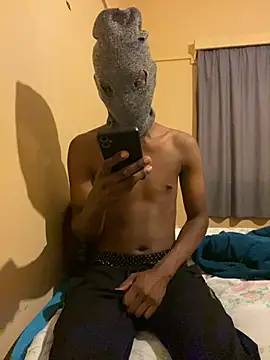 Snapshot of Nicho172 chatting on April 8, 2026, 5:03 pm Nicho172 online show from April 8, 2026, 5:03 pm