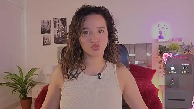 emilyrouxe online show from May 30, 2026, 4:45 pm