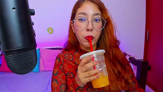  Moon Johnson online show from September 14, 2025, 2:34 am