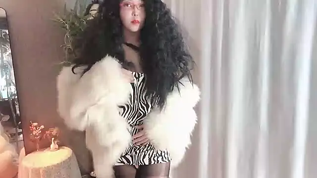 zimo1314 online show from December 4, 2024, 7:39 pm