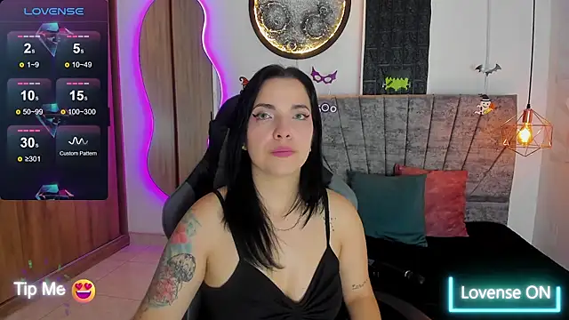 tatiana sc online show from October 21, 2025, 1:32 pm