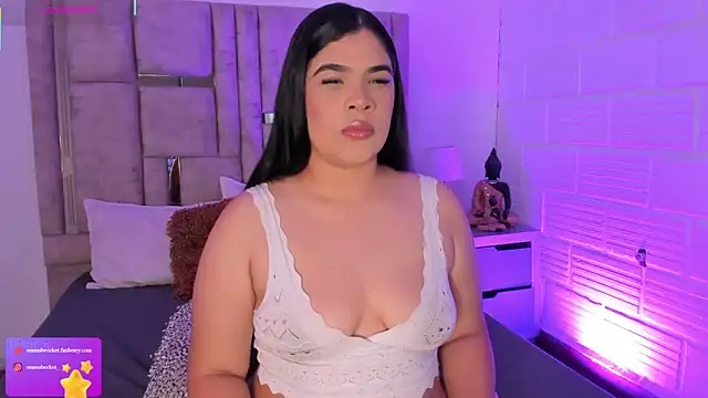 EmmaBecket2 online show from October 29, 2025, 4:00 am