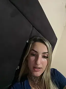 hotskinny1 online show from February 15, 2025, 1:31 am