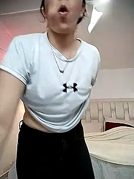 Snapshot of Lucianaferro_ chatting on November 2, 2025, 8:19 am Lucianaferro online show from November 2, 2025, 8:19 am