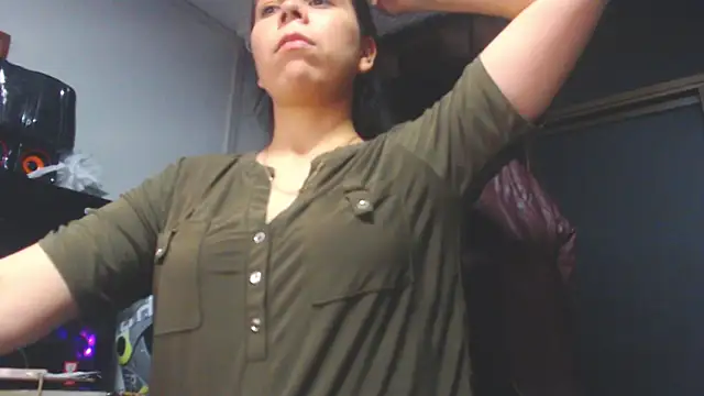 Snapshot of Lucianaferro_ chatting on November 1, 2025, 9:47 am Lucianaferro online show from November 1, 2025, 9:47 am