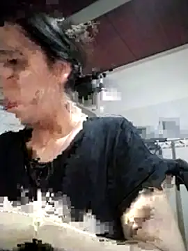 Lucianaferro  online show from April 24, 2026, 10:34 pm