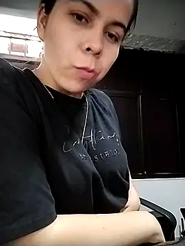 Snapshot of Lucianaferro_ chatting on October 21, 2025, 3:00 pm Lucianaferro online show from October 21, 2025, 3:00 pm