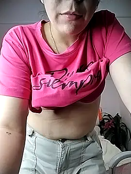 Snapshot of Lucianaferro_ chatting on October 30, 2025, 8:01 am Lucianaferro online show from October 30, 2025, 8:01 am