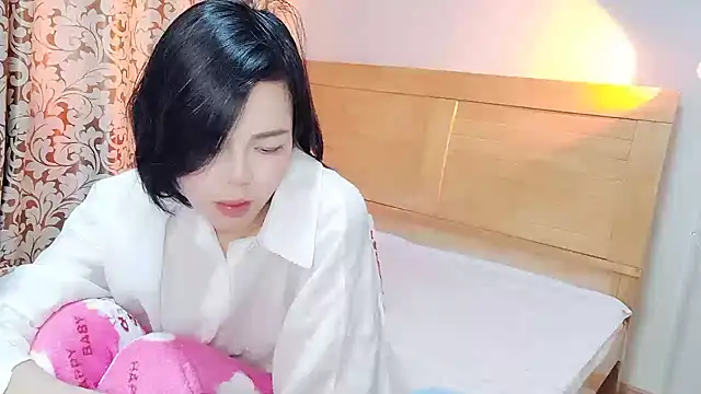 Linda-LL online show from February 27, 2025, 6:02 am