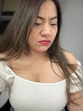 Iam  Cristal online show from March 17, 2025, 11:46 pm