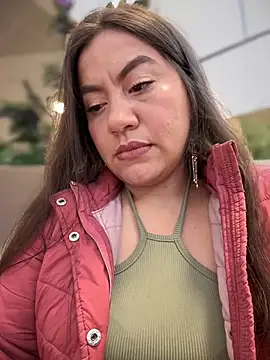 Snapshot of Iam__Cristal chatting on December 18, 2025, 9:51 pm Iam Cristal online show from December 18, 2025, 9:51 pm