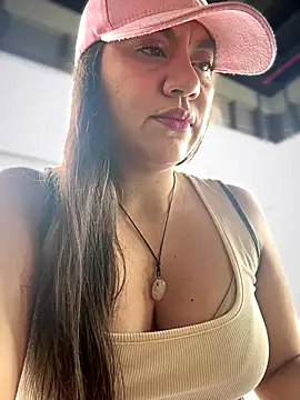 Iam  Cristal online show from September 14, 2025, 5:35 pm