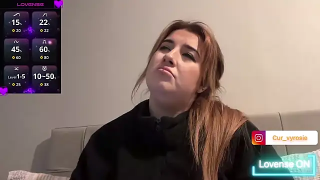 Curvy Rosie99 online show from February 3, 2026, 6:46 pm