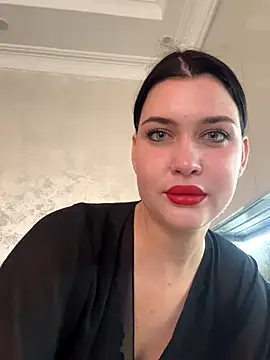 KikiWatson online show from November 28, 2025, 8:58 am