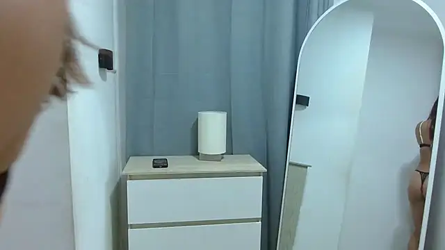 sophii12-12 online show from November 6, 2025, 11:31 pm