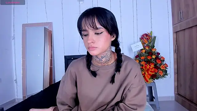 Snapshot of medussa13_ chatting on February 15, 2025, 1:10 am medussa13 online show from February 15, 2025, 1:10 am