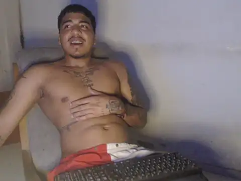 camiloacosta321 online show from November 9, 2025, 6:28 am