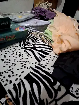 menakshiiikaur online show from December 8, 2024, 9:46 am