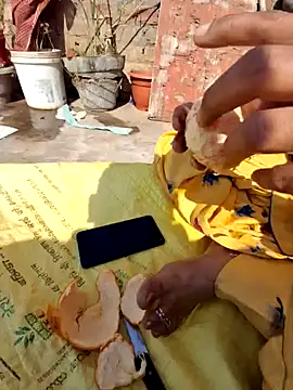 menakshiiikaur online show from January 28, 2025, 7:43 am