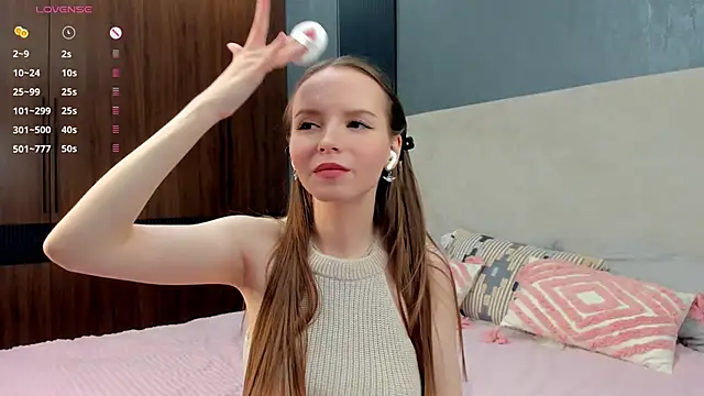 Snapshot of AlodiaHamblett chatting on October 20, 2025, 8:26 am AlodiaHamblett online show from October 20, 2025, 8:26 am