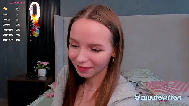 Snapshot of AlodiaHamblett chatting on October 4, 2025, 7:21 am AlodiaHamblett online show from October 4, 2025, 7:21 am