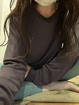 Snapshot of AiRiii chatting on November 28, 2025, 6:35 am AiRiii online show from November 28, 2025, 6:35 am