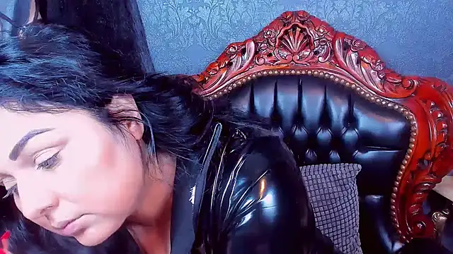 SelenaNoctis online show from April 15, 2026, 6:41 am